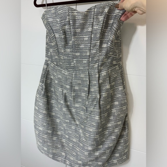 Silver/grey strapless Greylin party dress with pockets. - Picture 2 of 5